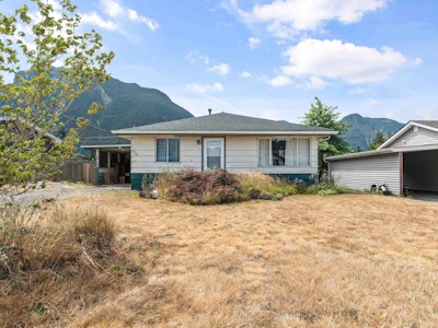 578 Thacker Avenue - 2