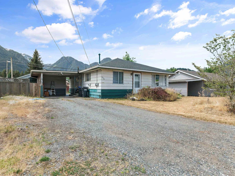 578 Thacker Avenue, Hope, BC, V0X 1L0
