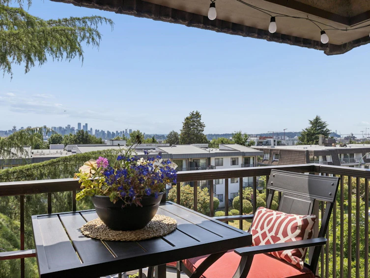 304-252 W 2nd Street, North Vancouver, BC, V7M 1C8