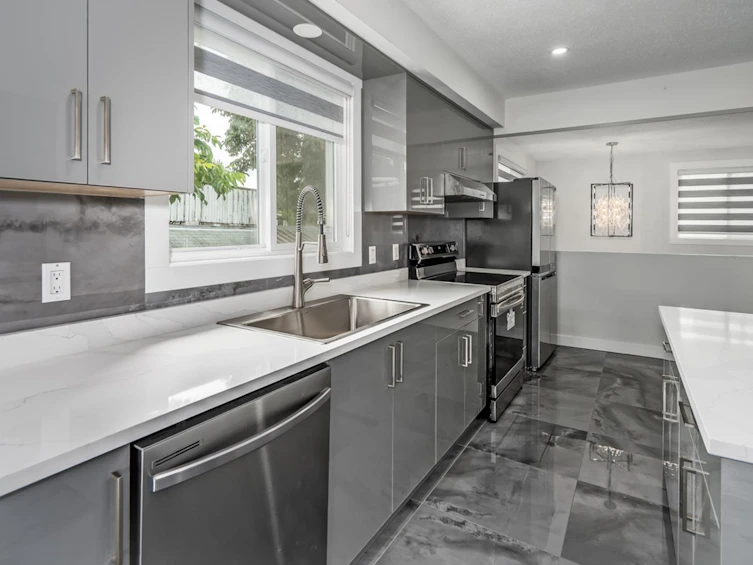 8762 Bellevue Drive, Chilliwack, BC, V2P 3W7 - 8