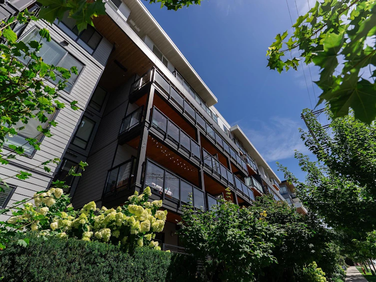 206-707 Como Lake Avenue, Coquitlam, BC, V3J 0J5 - 2