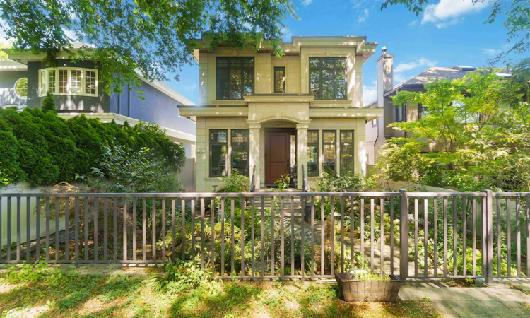 3537 W 18th Avenue
