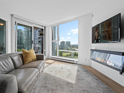 1207-455 Beach Crescent - 4