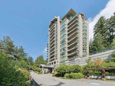 902-3355 Cypress Place - 4