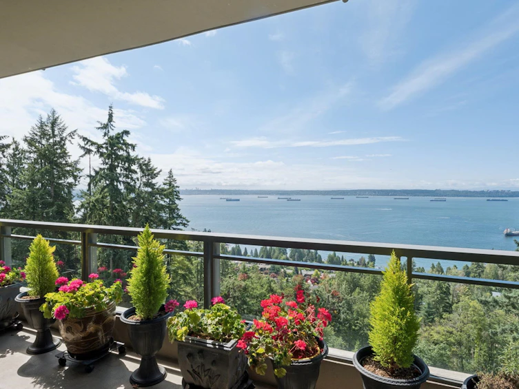 902-3355 Cypress Place, West Vancouver, BC, V7S 3J9