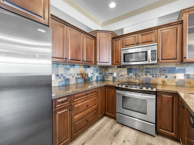 307-45893 Chesterfield Avenue - 4