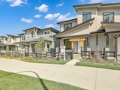 7682 196 Street - 2