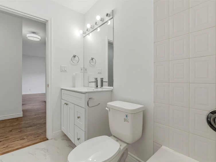 203-8142 120a Street, Surrey, BC, V3W 0N1 - 22