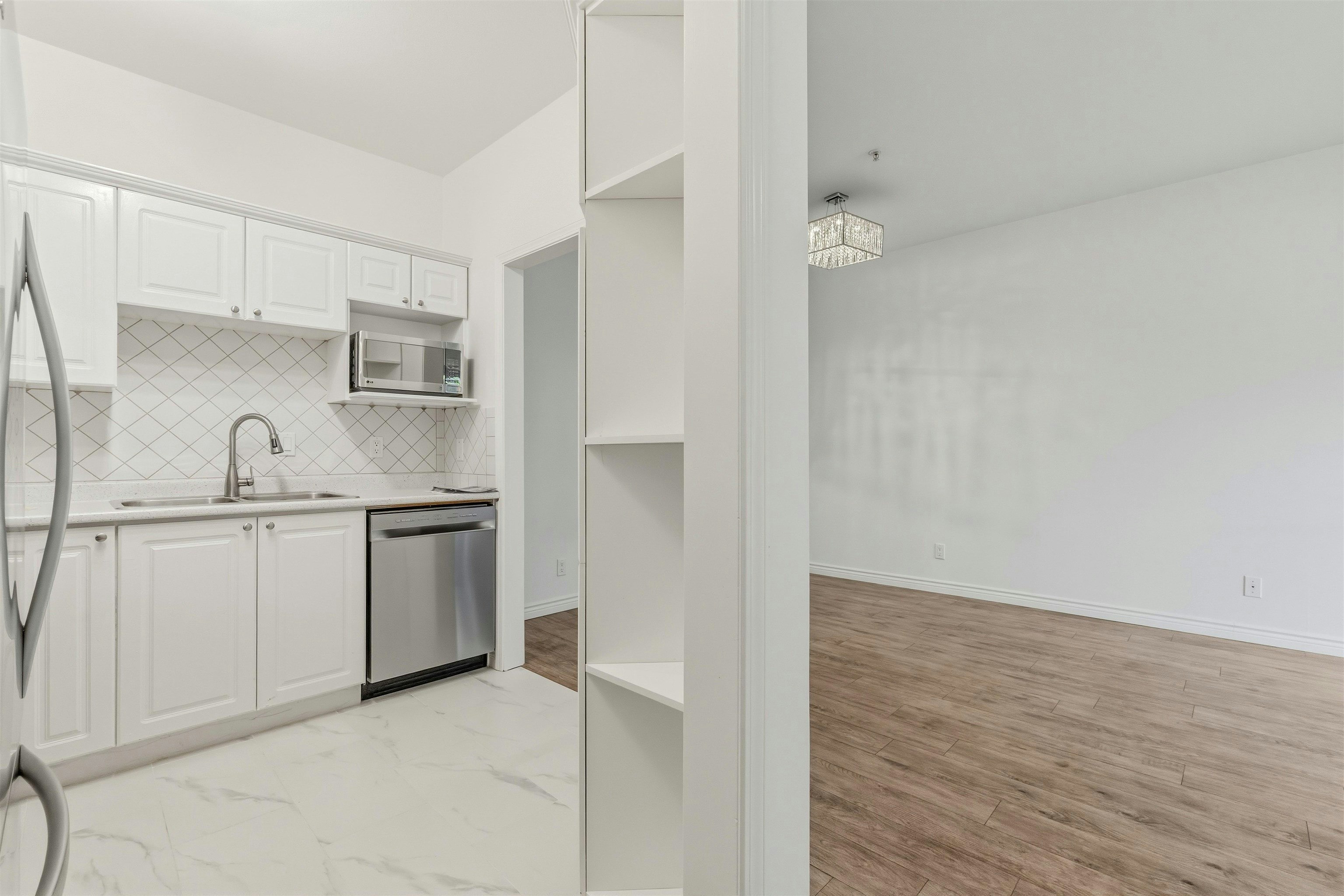 203-8142 120a Street, Surrey, BC, V3W 0N1 - 10