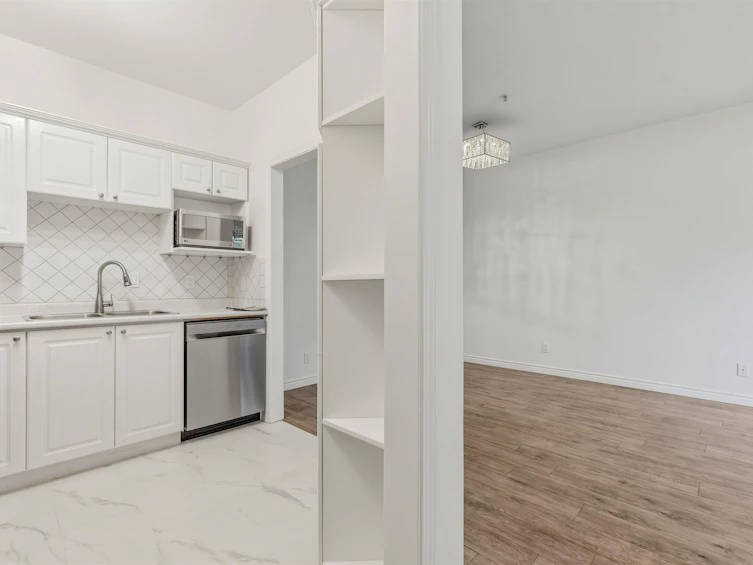 203-8142 120a Street, Surrey, BC, V3W 0N1 - 10