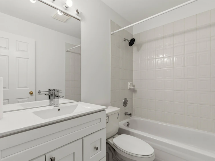 203-8142 120a Street, Surrey, BC, V3W 0N1 - 21