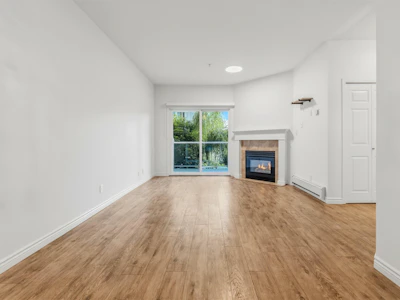 203-8142 120a Street - 2