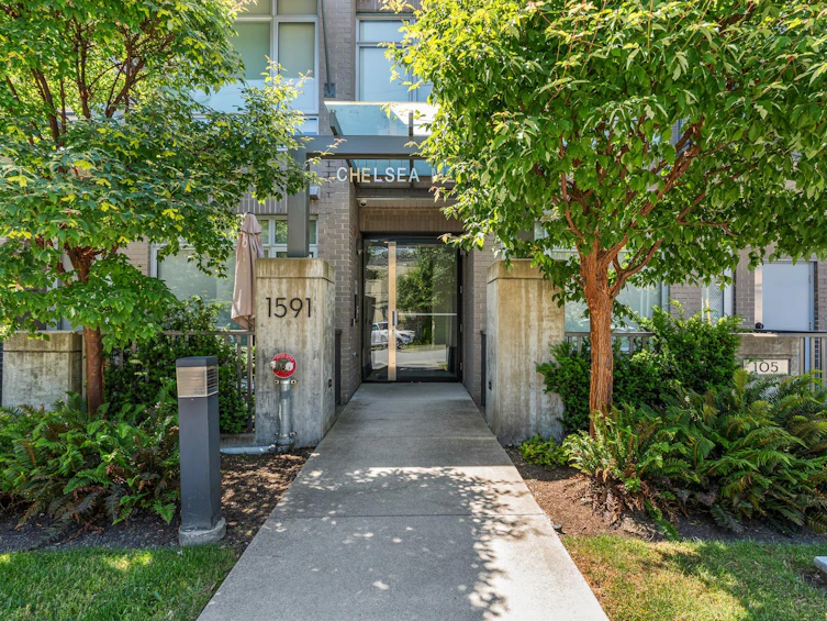 202-1591 Bowser Avenue, North Vancouver, BC, V7P 2Y4 - 18