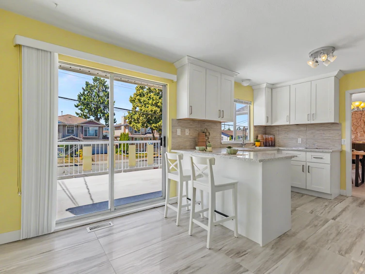 7622 17th Avenue, Burnaby, BC, V3N 1L7 - 7