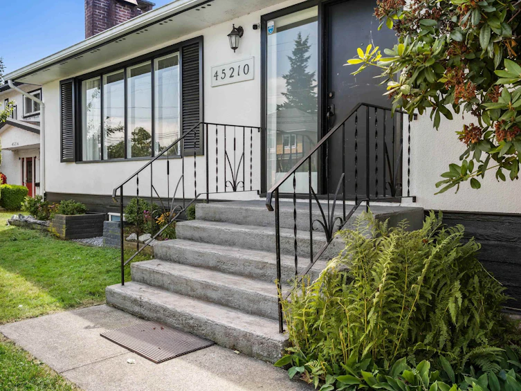 45210 Watson Road, Chilliwack, BC, V2R 2G4 - 9