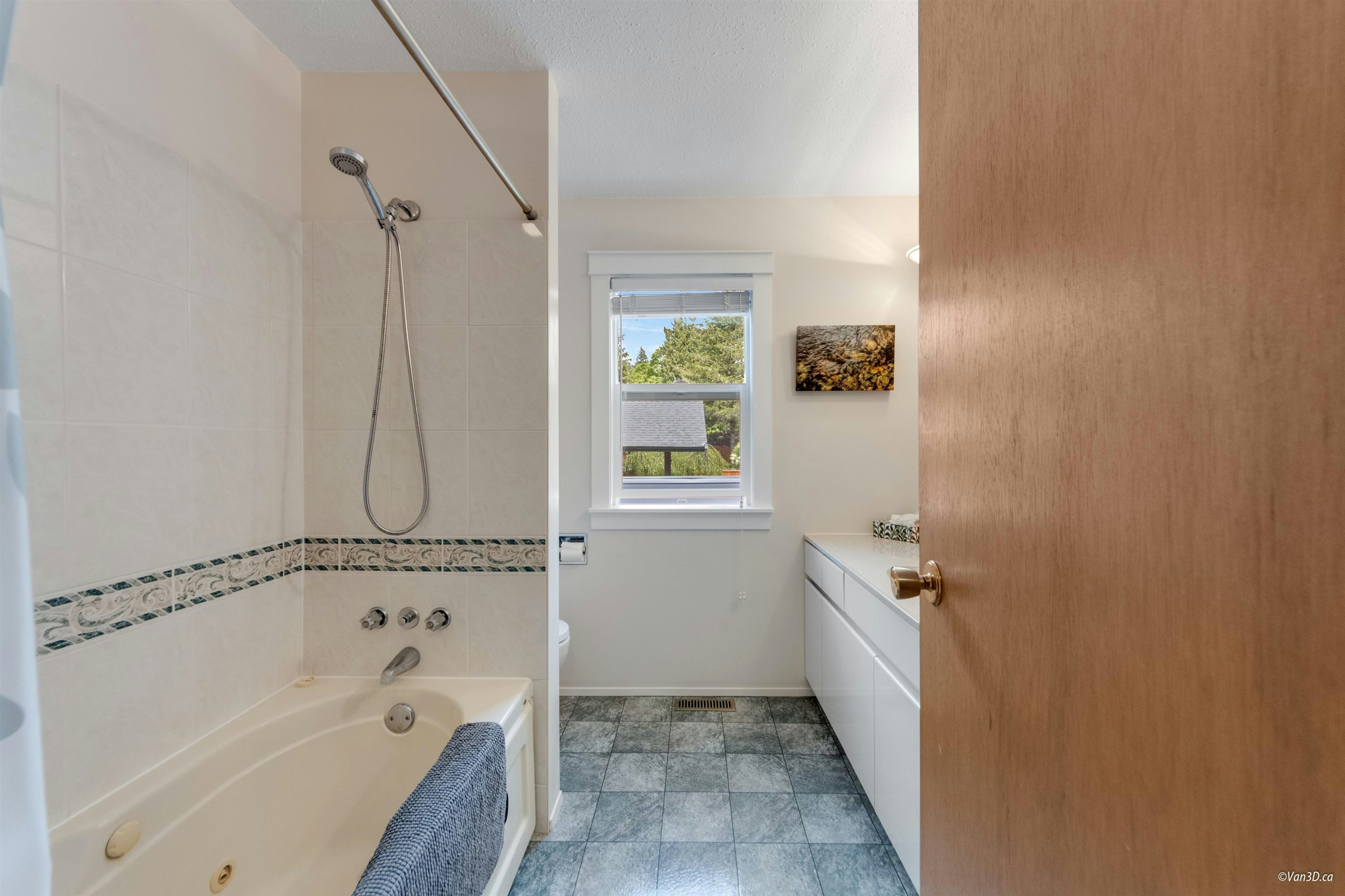 38582 Westway Avenue, Squamish, BC, V8B 0L6 - 22