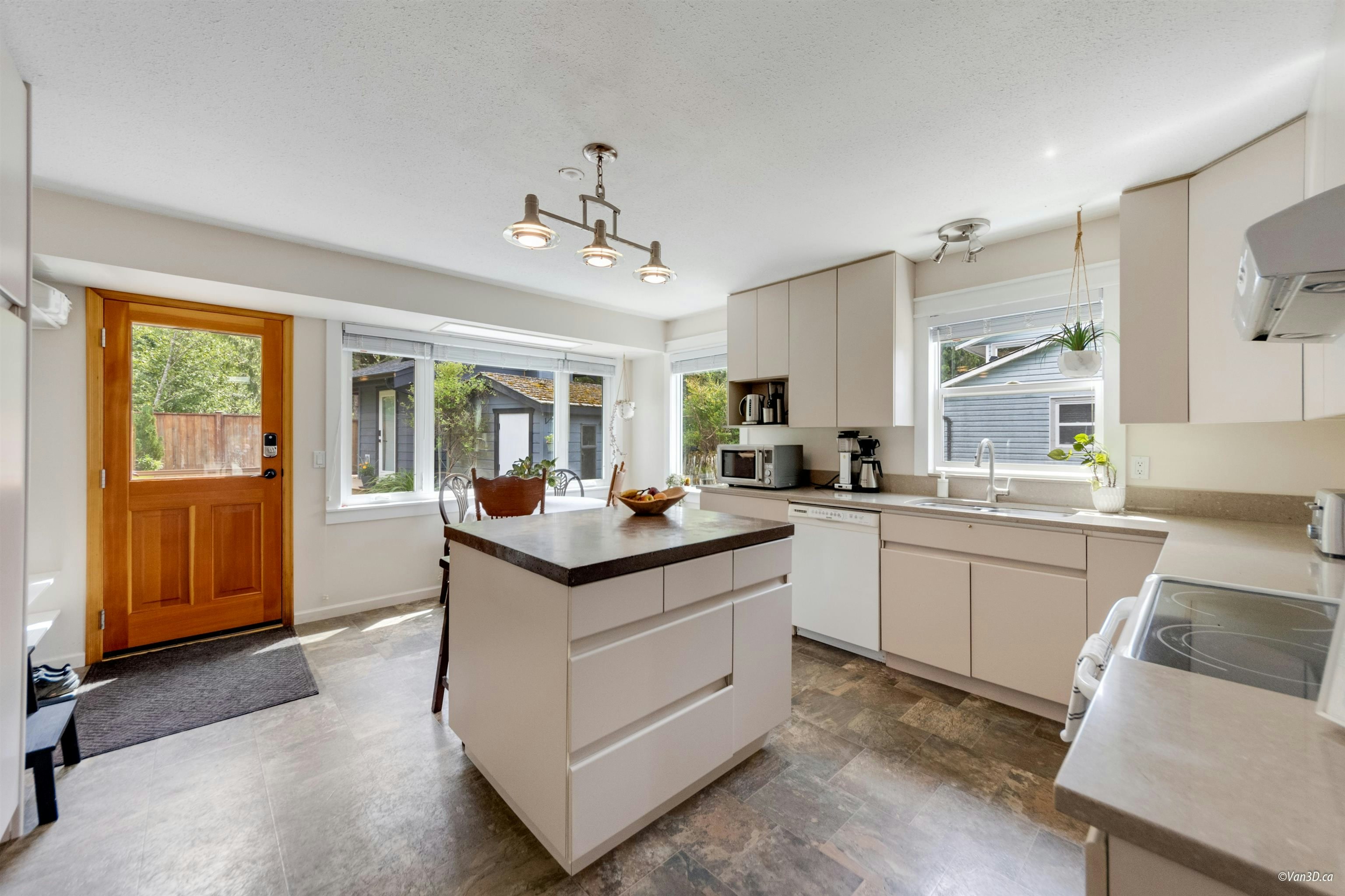38582 Westway Avenue, Squamish, BC, V8B 0L6 - 7