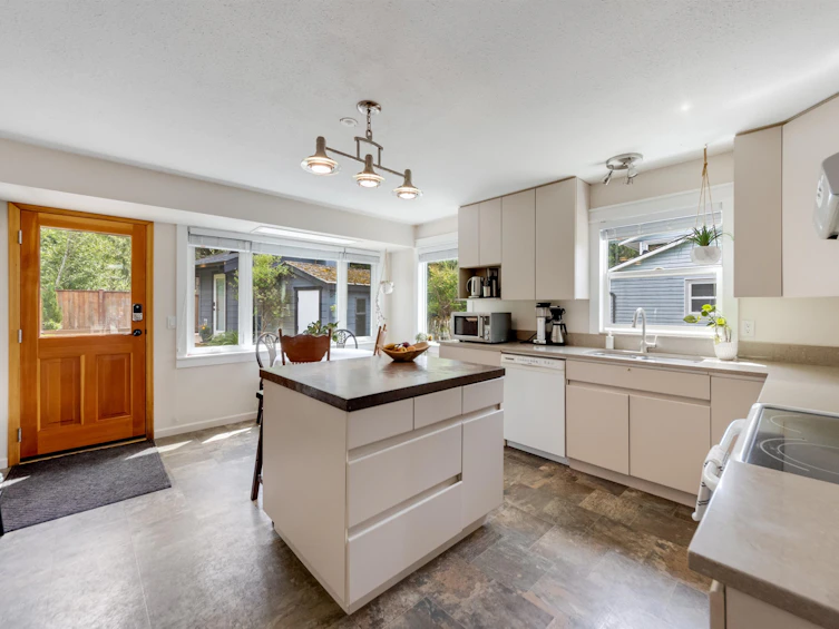 38582 Westway Avenue, Squamish, BC, V8B 0L6 - 7