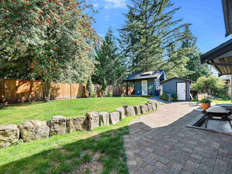 38582 Westway Avenue, Squamish, BC, V8B 0L6 - 40