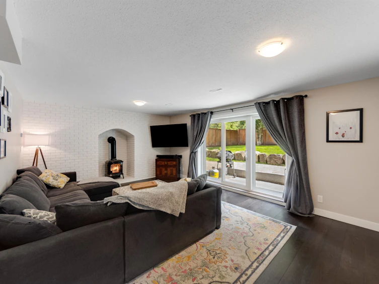 38582 Westway Avenue, Squamish, BC, V8B 0L6 - 11