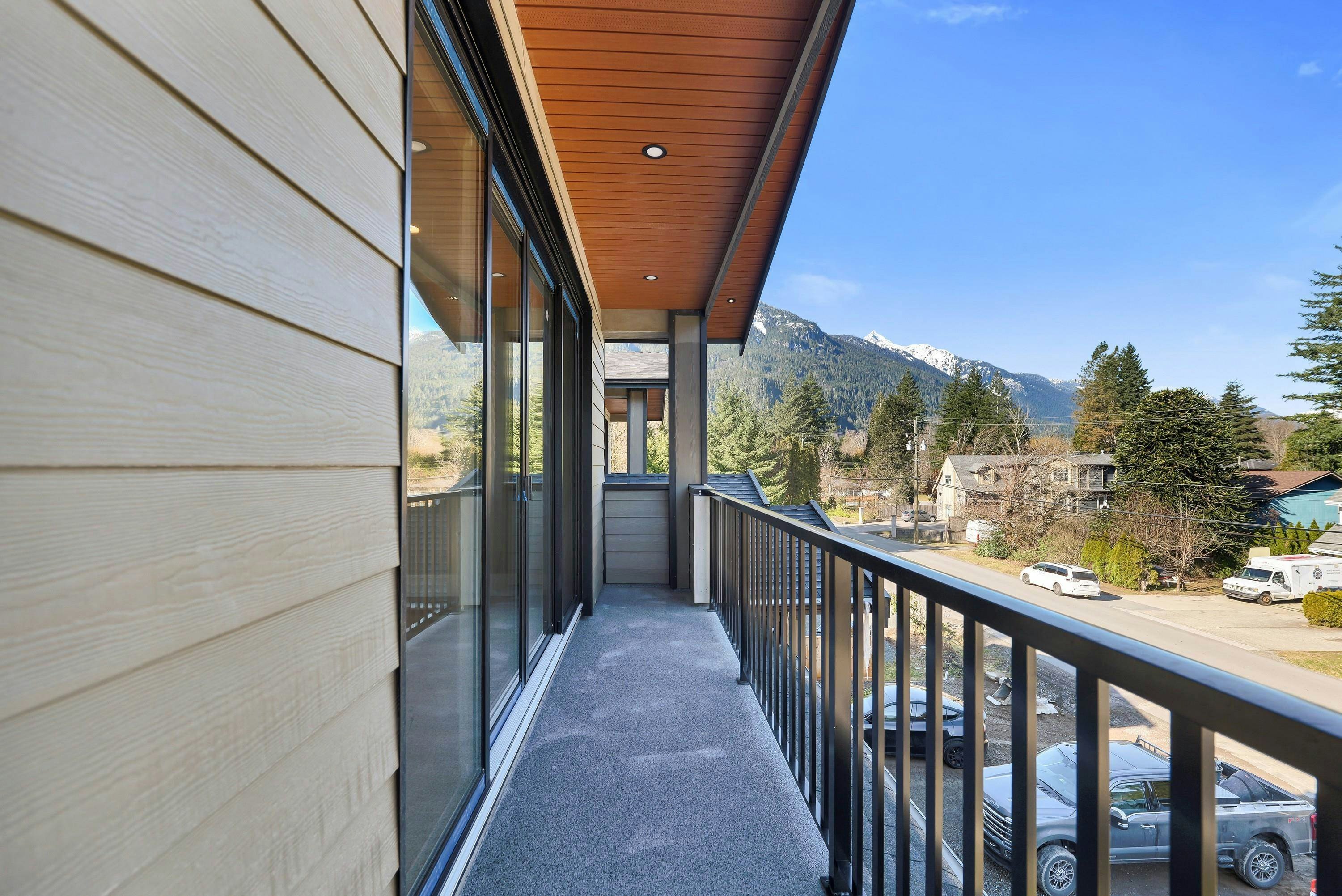 1352 Judd Road, Squamish, BC, V0N 1H0 - 12