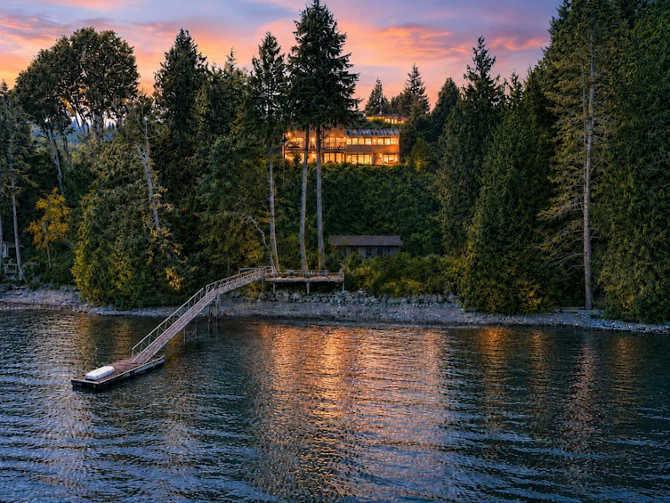 6448 N Gale Avenue, Sechelt, BC, V7Z 0L1 - 3