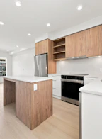 416 82 First Street