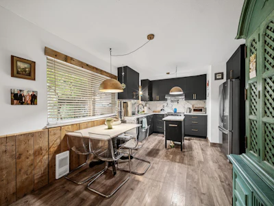 18-3075 Trethewey Street - 5