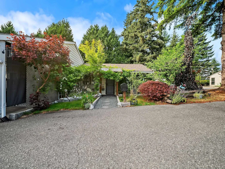 18-3075 Trethewey Street, Abbotsford, BC, V2T 3R4