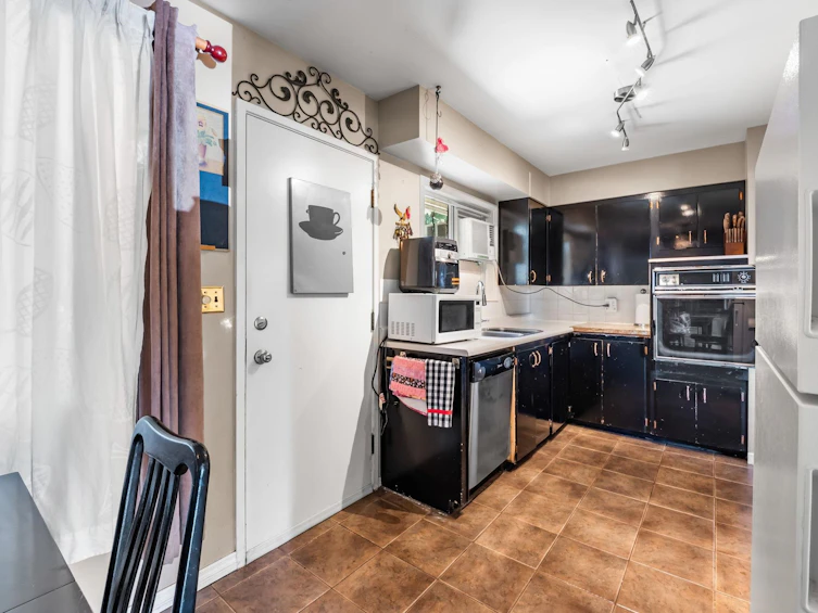 2119 Monterey Avenue, Coquitlam, BC, V3K 2M5 - 8