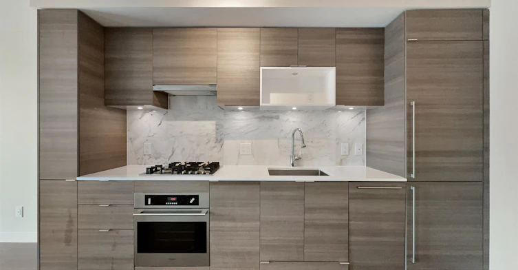 22xx-602 Como Lake, Coquitlam, BC, V3G 0G2 - 2