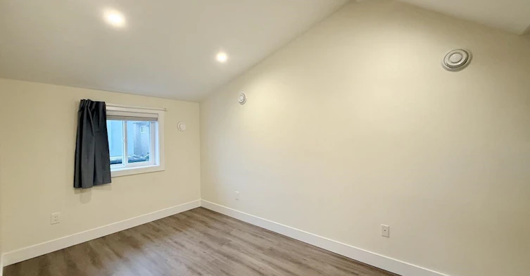 6X W 47th Avenue, Vancouver, BC, V5Y 2X7 - 2
