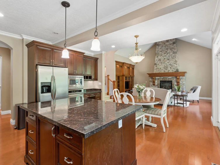 14185 33 Avenue, Surrey, BC, V4P 3M1 - 14