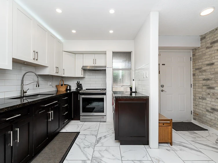 35-13795 102 Avenue, Surrey, BC, V3T 1N9