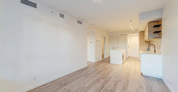 4xx-10448 University Drive, Surrey, BC, V3T 0S7 - 6