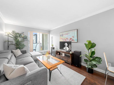 302-140 E 4th Street - 5