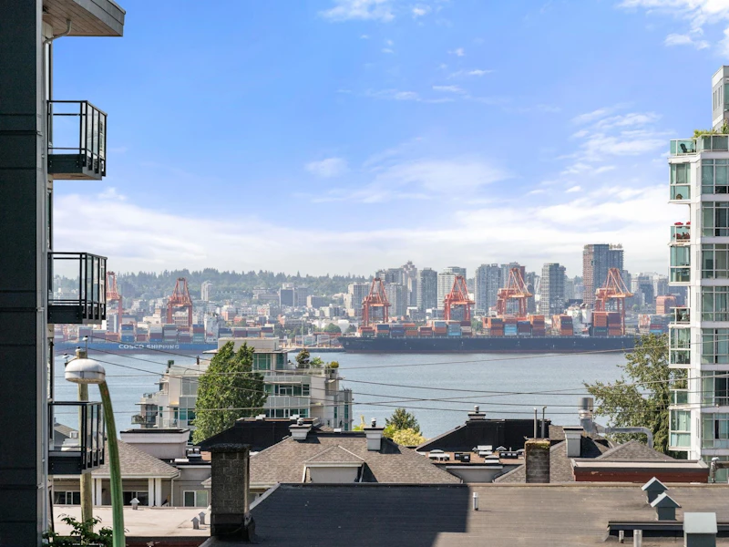 302 - 140 E 4th Street, North Vancouver BC V7L 4R1