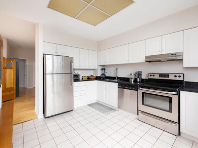 1106-5885 Olive Avenue - 5