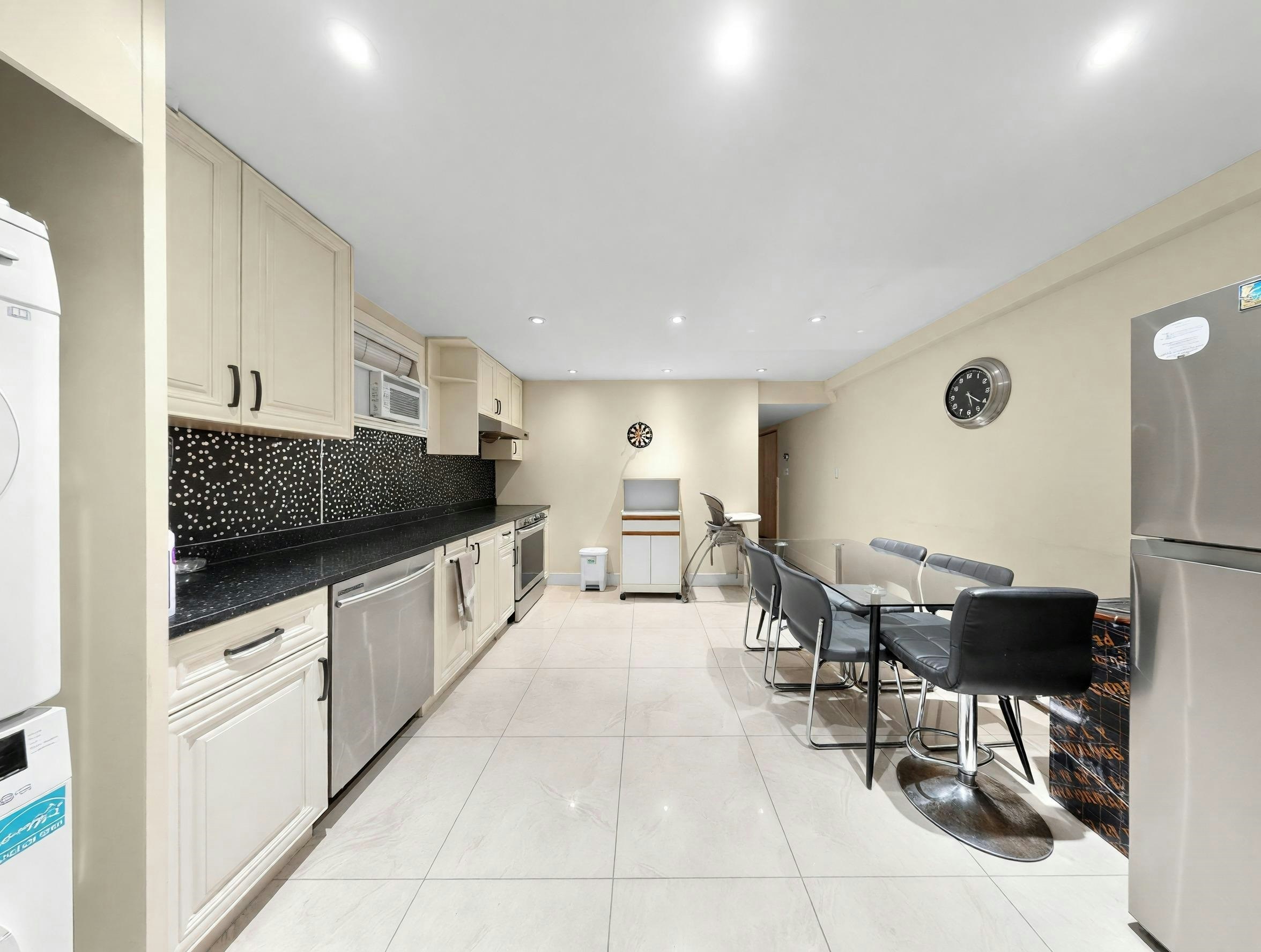 6332 Brooks Street, Vancouver, BC, V5S 3J4 - 25