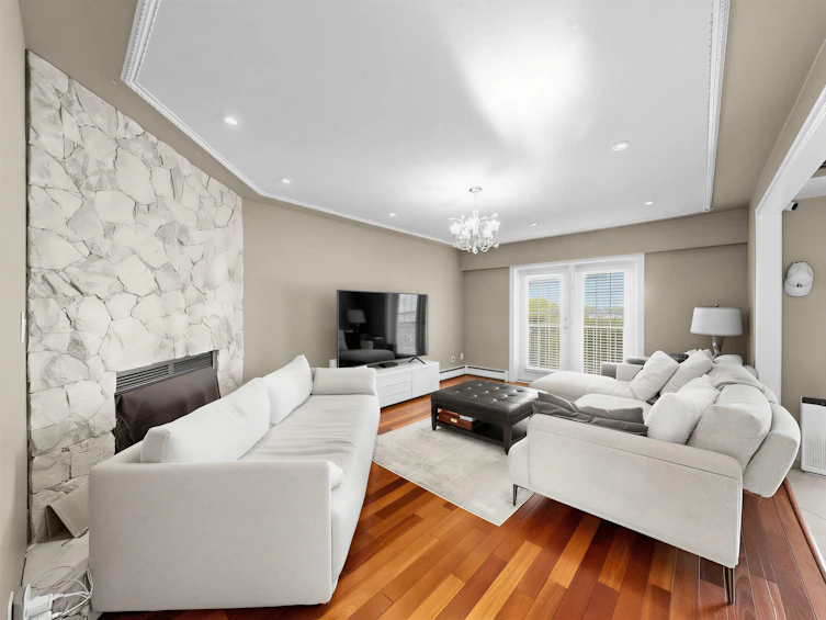 6332 Brooks Street, Vancouver, BC, V5S 3J4 - 4