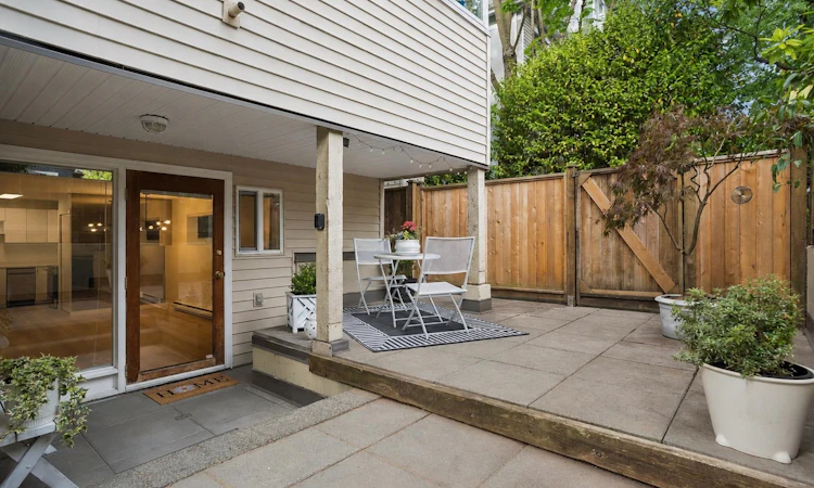 3-3250 W 4th Avenue