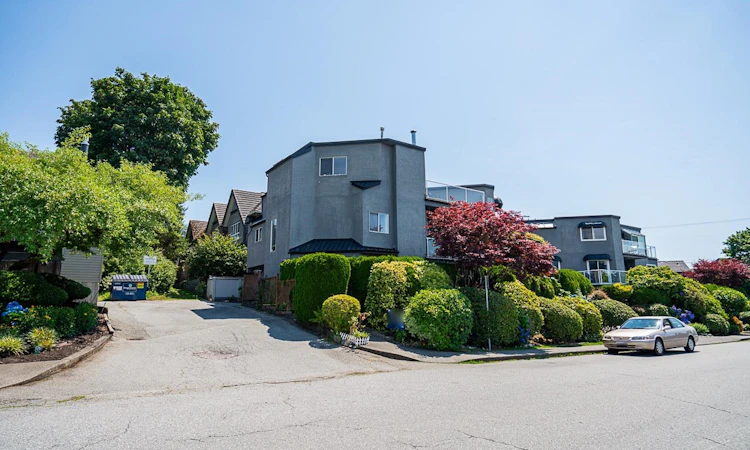 1416 Mahon Avenue