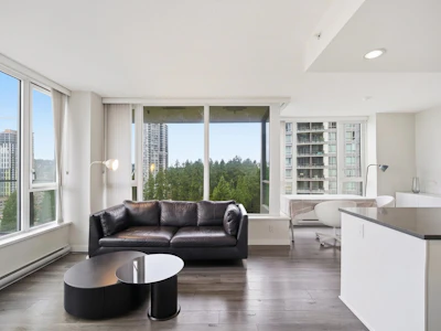 1403-3100 Windsor Gate - 2