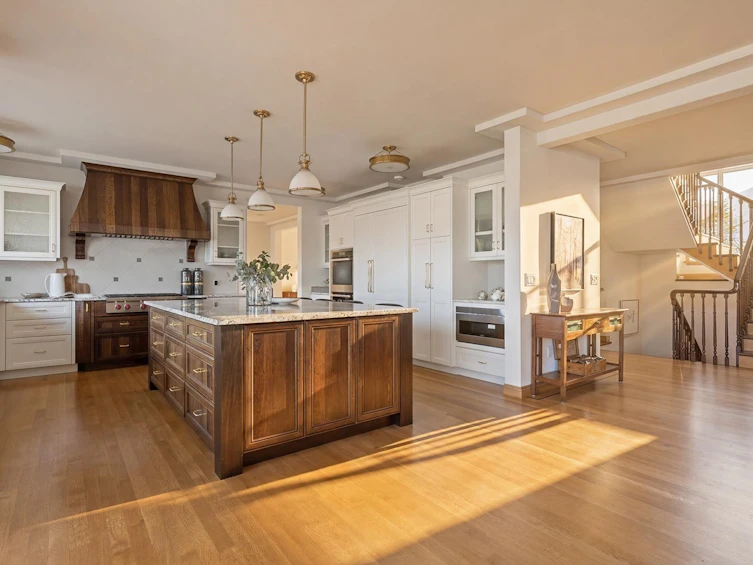 588 Lowry Lane, North Vancouver, BC, V7G 1R3 - 9