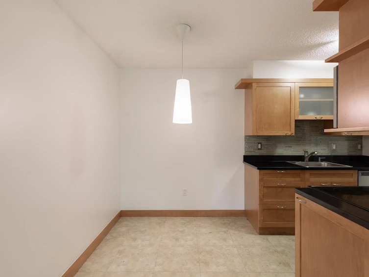203-3680 W 7th Avenue, Vancouver, BC, V6R 1W4 - 4