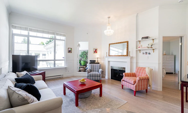 405-5735 Hampton Place