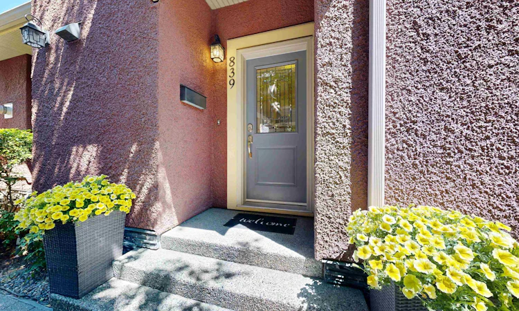 839 W 14th Avenue