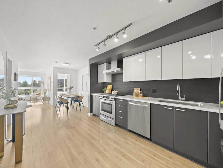 105-2888 E 2nd Avenue, Vancouver, BC, V5M 0B9 - 7