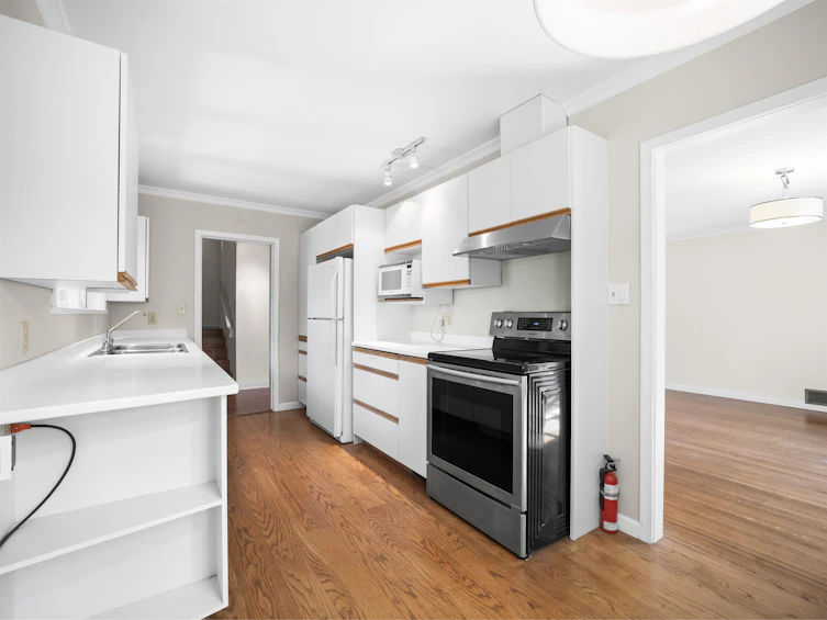 1116 W 20th Street, North Vancouver, BC, V7P 2B7 - 14