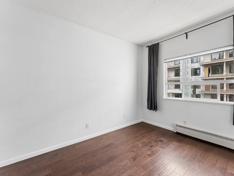 304-827 W 16th Street, North Vancouver, BC, V7P 1R2 - 8
